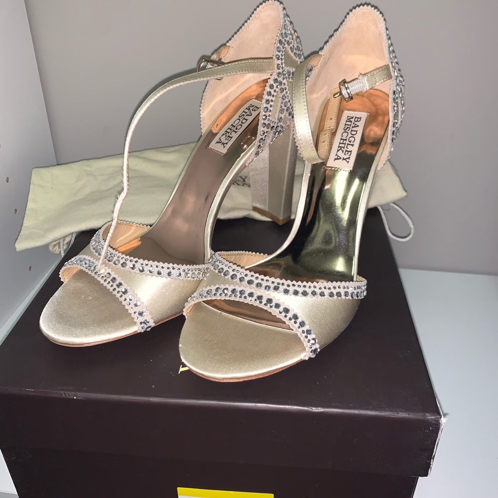 Kelly satin ivory heel size 8